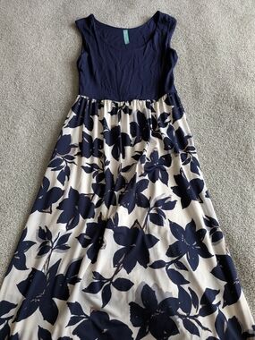 Modcloth Gilli Navy and White Floral Maxi Dress